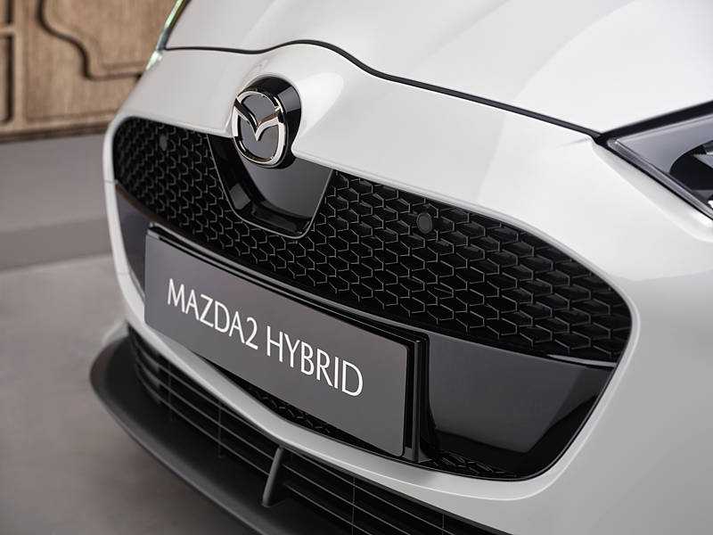                 2024 mazda2 hybrid sideshot 14
              